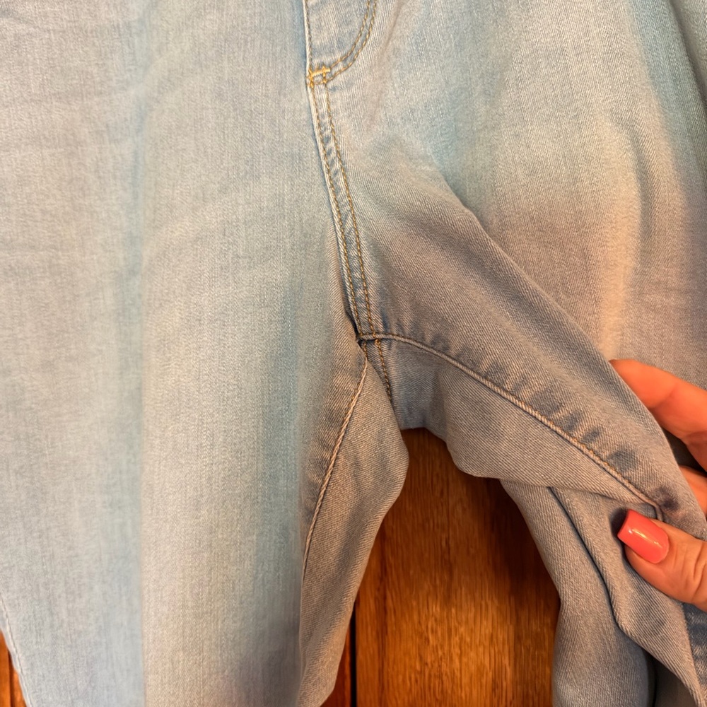 Universal Thread Light Blue High Rise Skinny Jeans - Picture 3 of 4